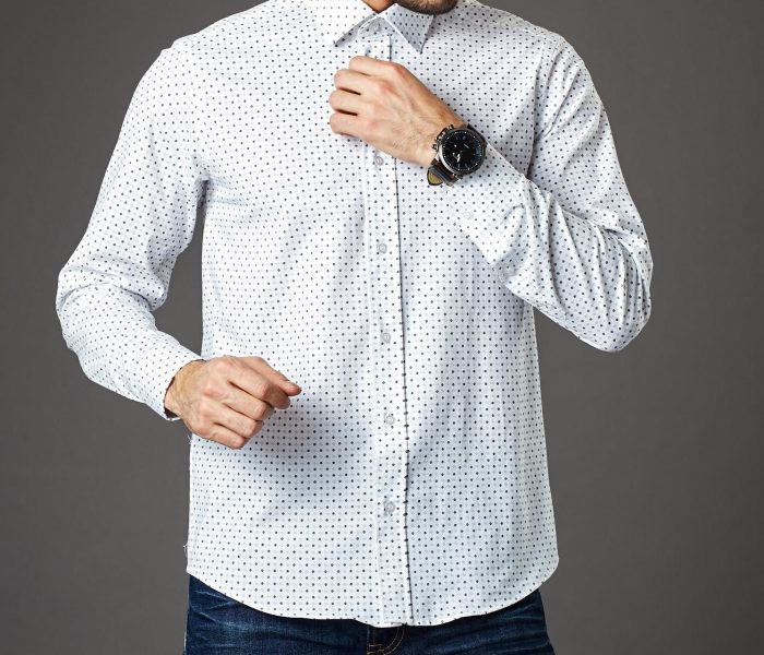 Modne koszule męskie – sprawdź nasz przegląd