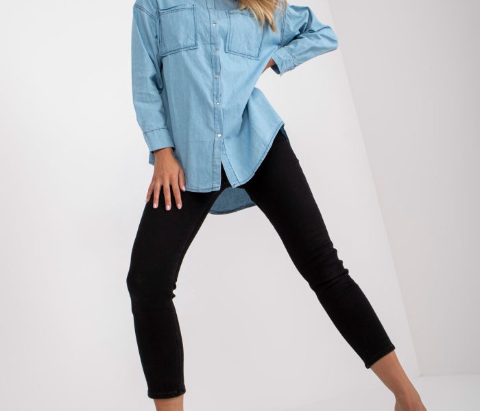 Jeansowa koszula damska w wiosennych stylizacjach